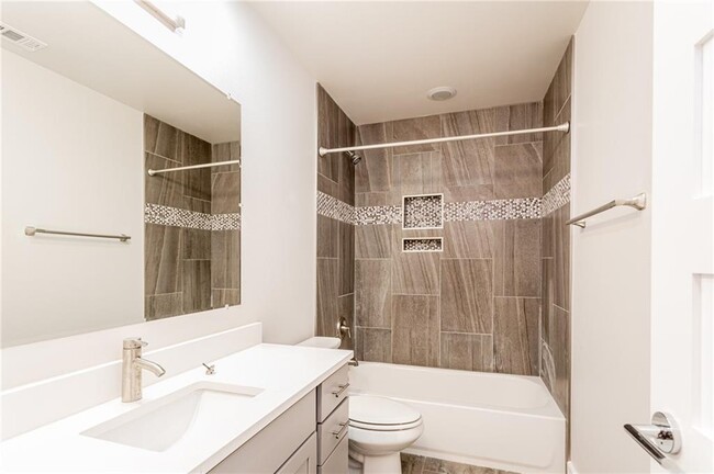 Building Photo - 2509 Del Curto Rd
