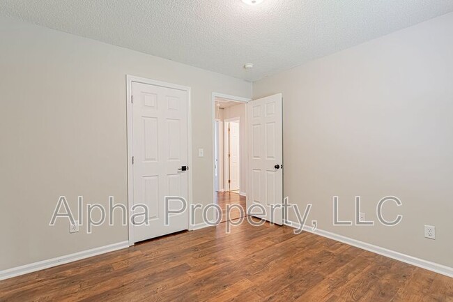 Building Photo - 20 Fairhope Ln
