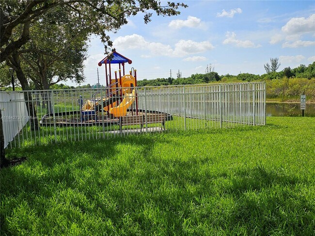 Building Photo - 4321 SW 160th Ave