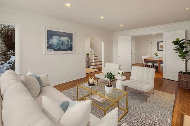 Building Photo - Laurelhurst View Home