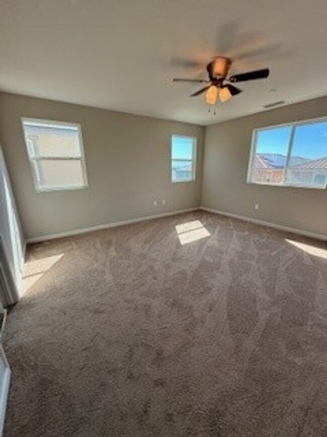 Building Photo - 2261 Hancock Dr