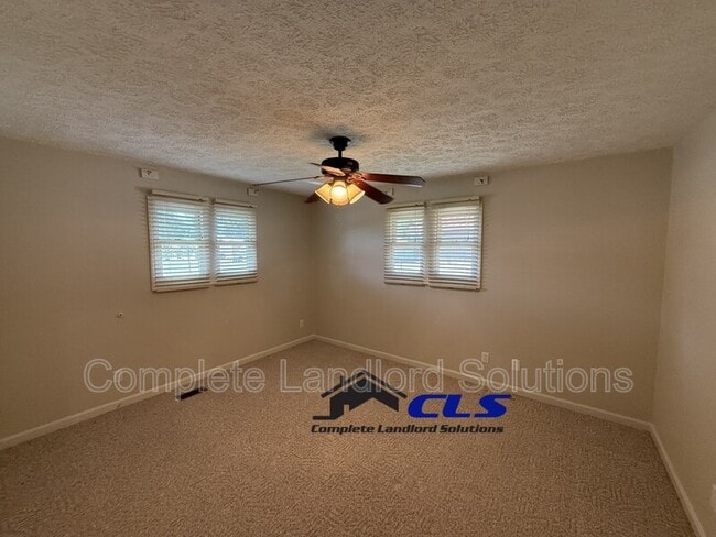 Building Photo - 1752 E Morgan Dr