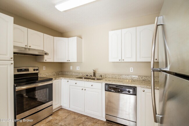 Building Photo - 7913 Kenhurst Dr