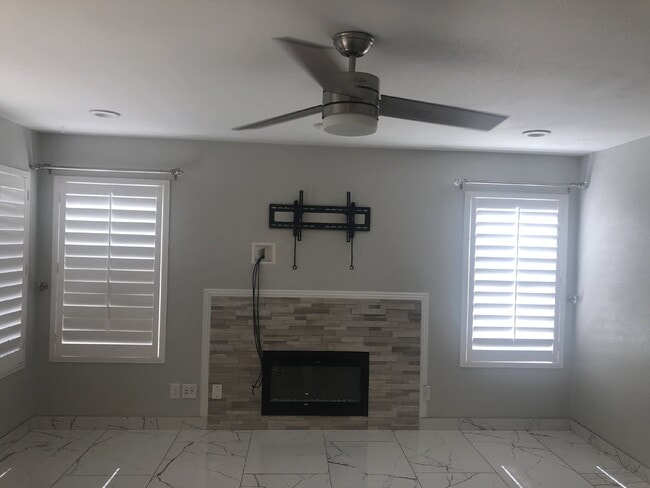 Building Photo - Beautiful 2 Story POOL Home with LOTS of U...