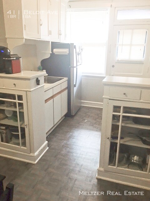 Building Photo - 411 Beloit Ave