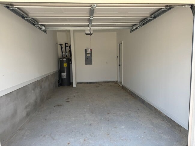 Building Photo - 127 Sawgrass Dr