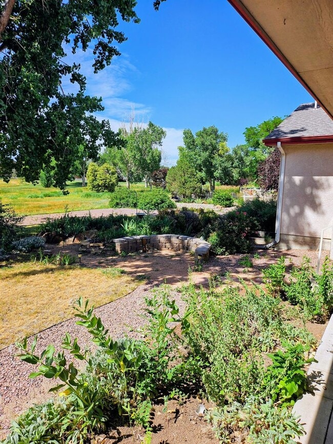 Building Photo - ALL PROSPECTIVE TENANTS MUST SUBMIT A $58 ...