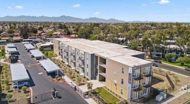 Building Photo - 6025 W Thomas Rd