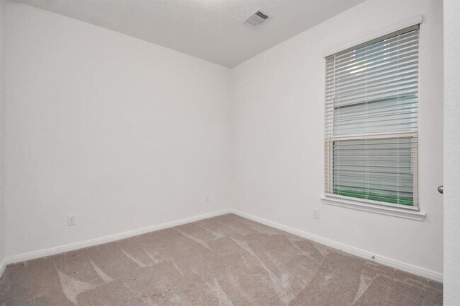 Building Photo - 2030 Domeniko Dr