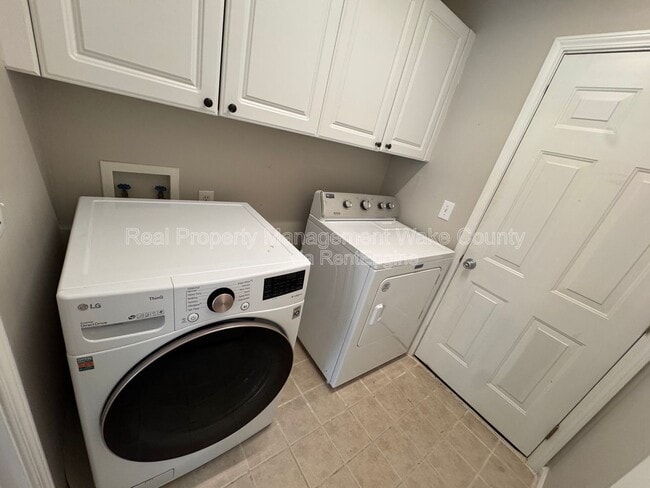 Building Photo - 206 Lindell Dr
