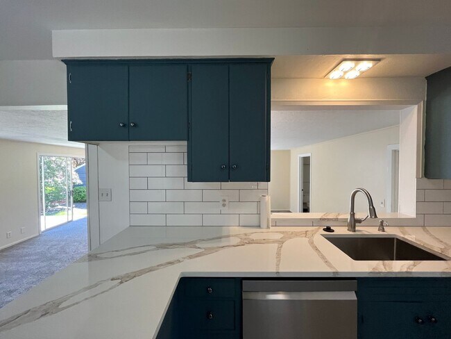 Building Photo - Charming 3-Bedroom Home with Bonus Room in Prime Beaverton Location Cedar Hills Neighborhood!!!