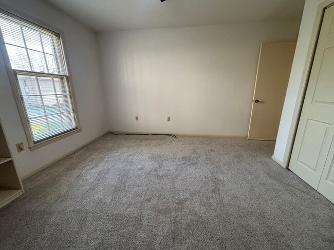 Building Photo - 5260 Crossbow Cir