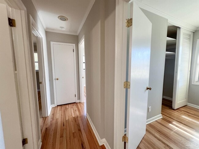 Building Photo - 3730 Forest Glen Dr