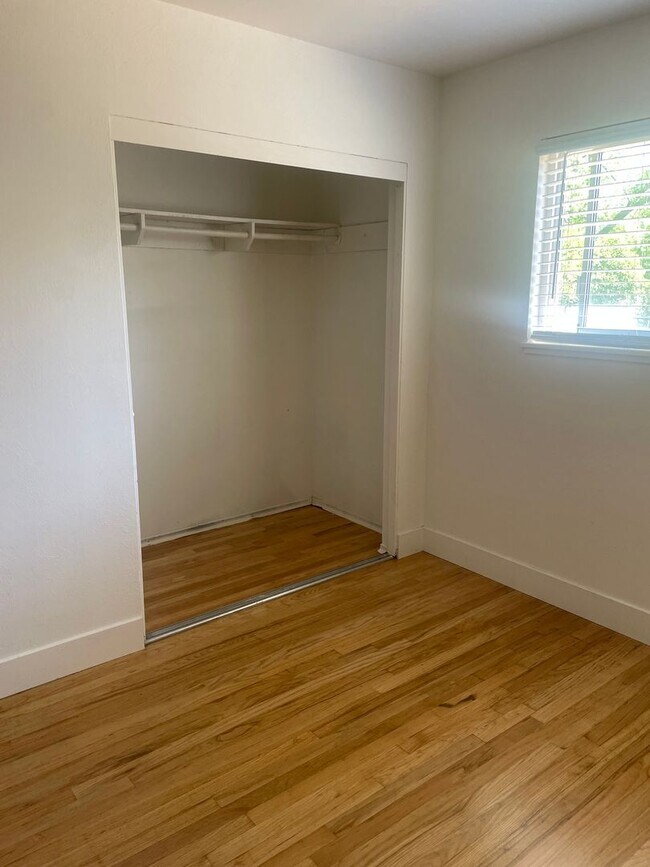 Building Photo - WONDERFUL HOME LOCATED IN KUTRAS TRACT!