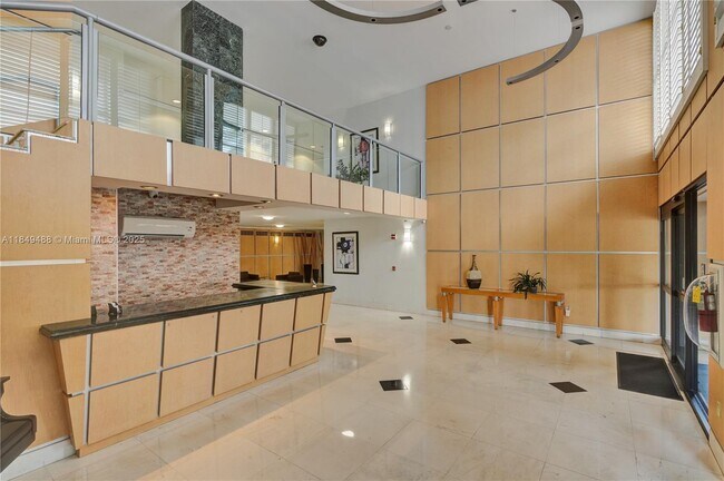 Building Photo - 6770 Indian Creek Dr
