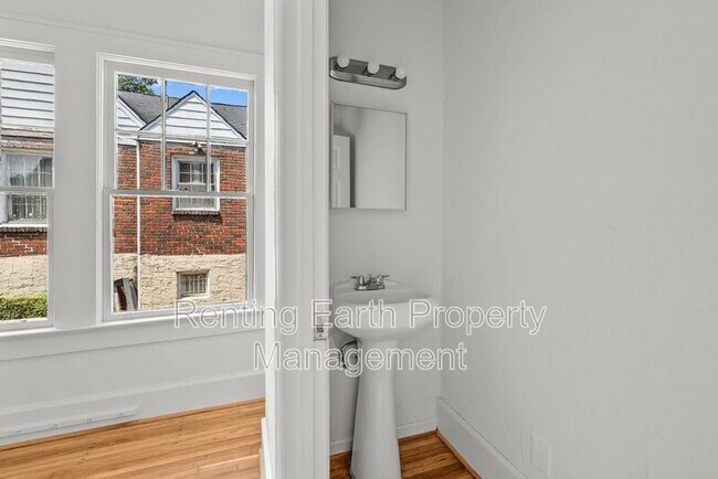 Building Photo - 1420 44th St Ensley