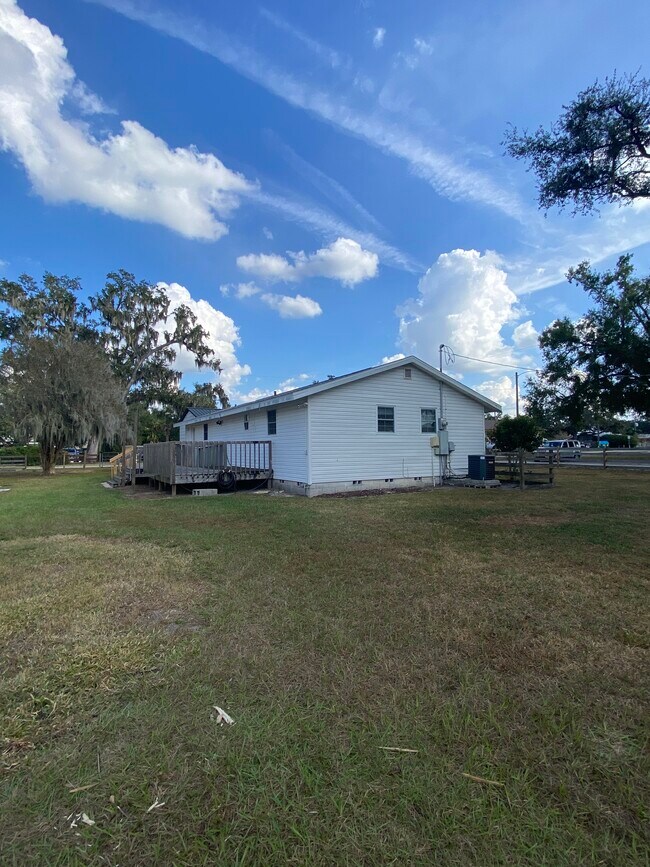 Building Photo - 12120 71st St E