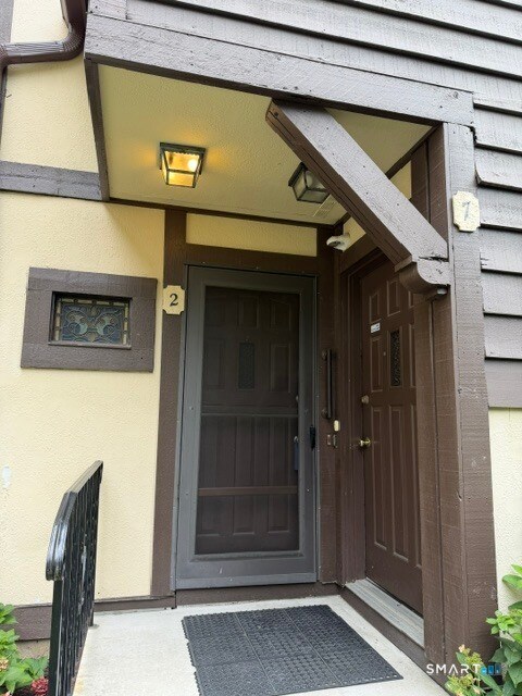 Building Photo - 2 Derby Ct