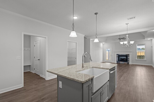 Building Photo - 8163 Snelling Dr