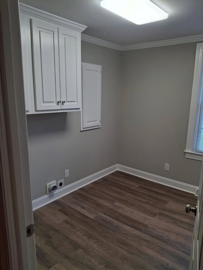 Building Photo - 309 N Glendale Dr