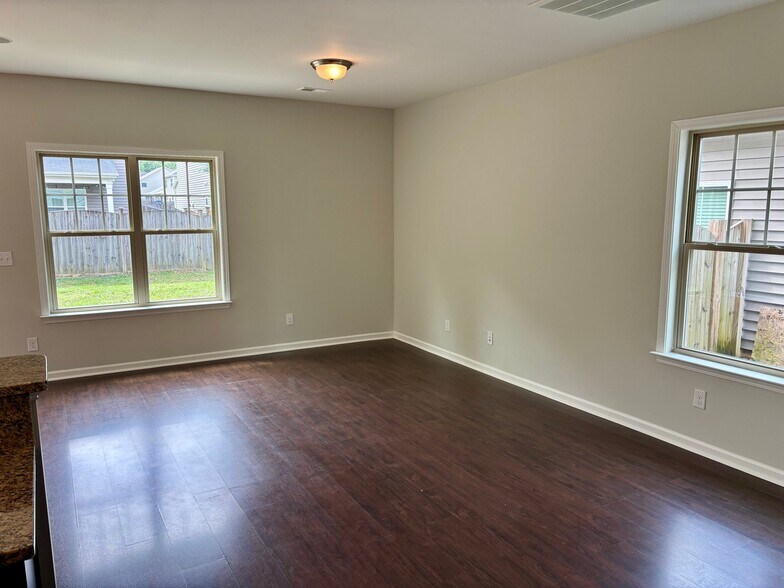 Building Photo - 756 Helmsman Ln
