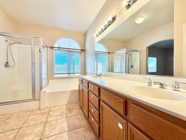 Building Photo - 37961 Veranda Way
