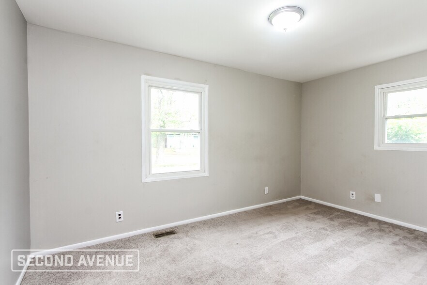 Building Photo - 3728 N Brentwood Ave