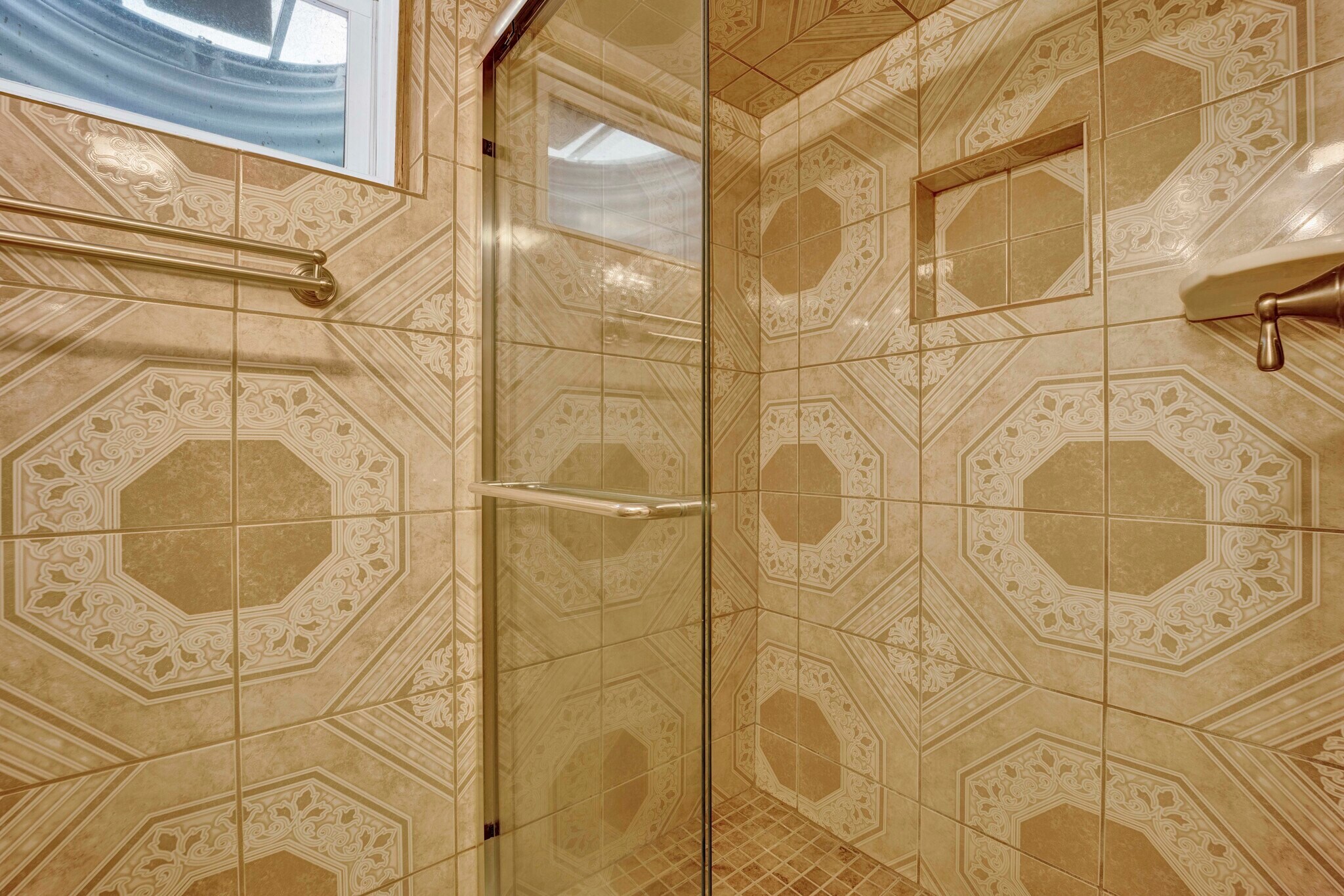 Building Photo - 9410 Lawler Ave