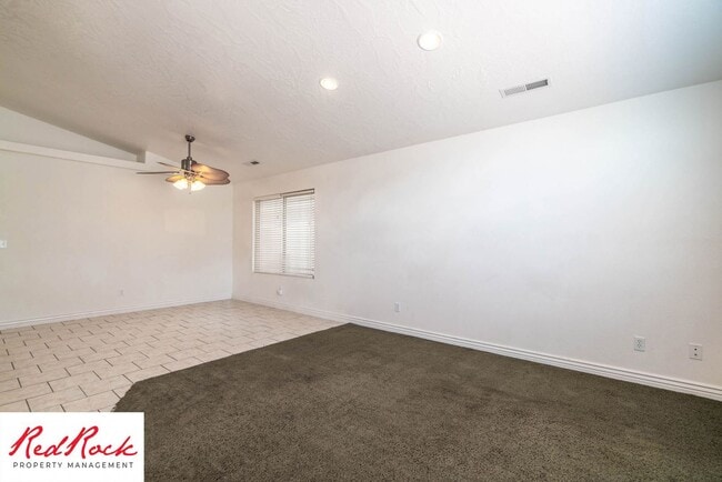 Building Photo - 2 Bedroom and 2 Bathroom Home near Quail C...
