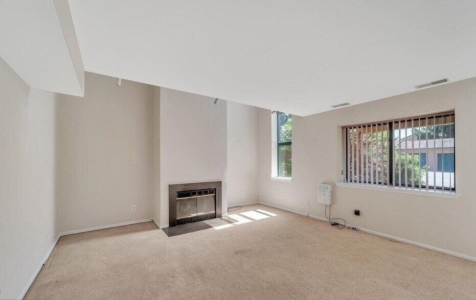 Building Photo - 116 Paladin Dr