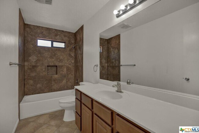 Building Photo - 650 Freiling