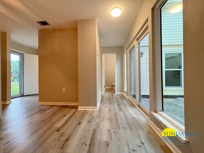 Building Photo - Stunning 4 Bedroom Overbrook Home with a Sparking Pool!