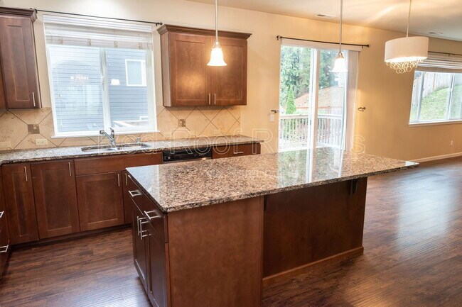 Building Photo - 4014 203rd St Ct E