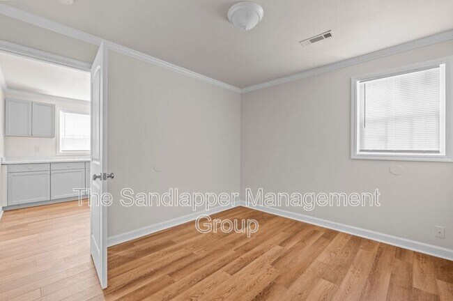 Building Photo - 2214 Van Buren Ave