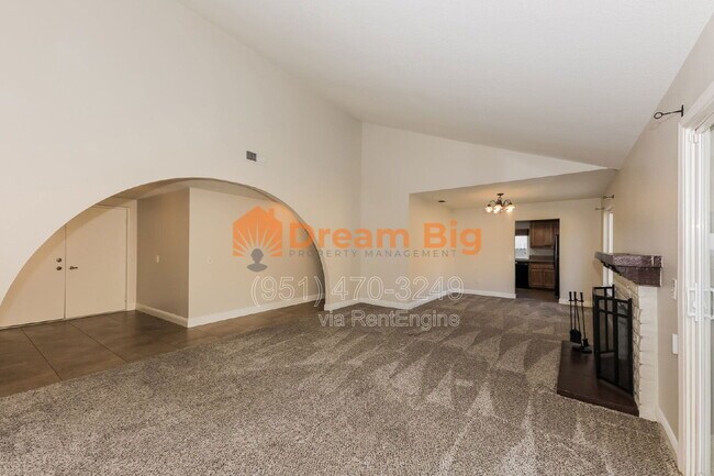 Building Photo - 2877 Sandberg St