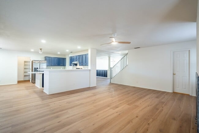 Building Photo - 8121 San Antonio St