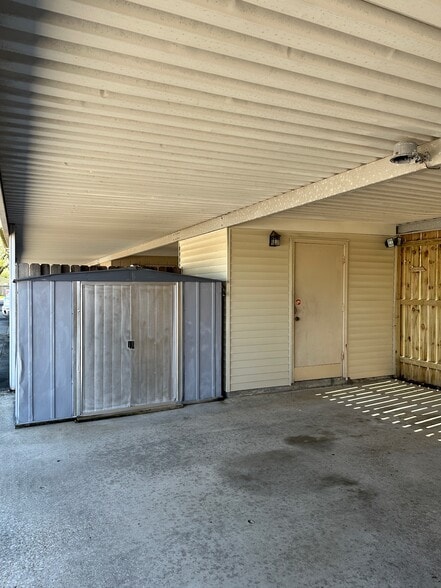 Storage and Workshop - 412 Cane Dr