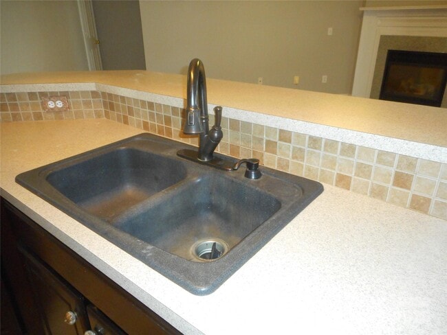 Building Photo - 17207 Overstone Ct