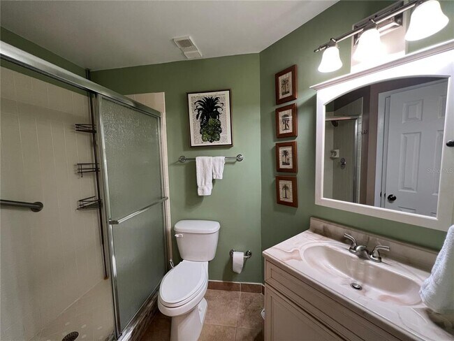 Building Photo - 6100 Bahia Del Mar Cir