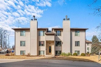 Building Photo - $1,250 | 2 Bedroom, 1 Bathroom Condo | No Pets | Available for Immediate Move In!