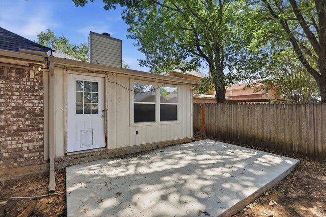 Building Photo - 8812 Sabinas Trail