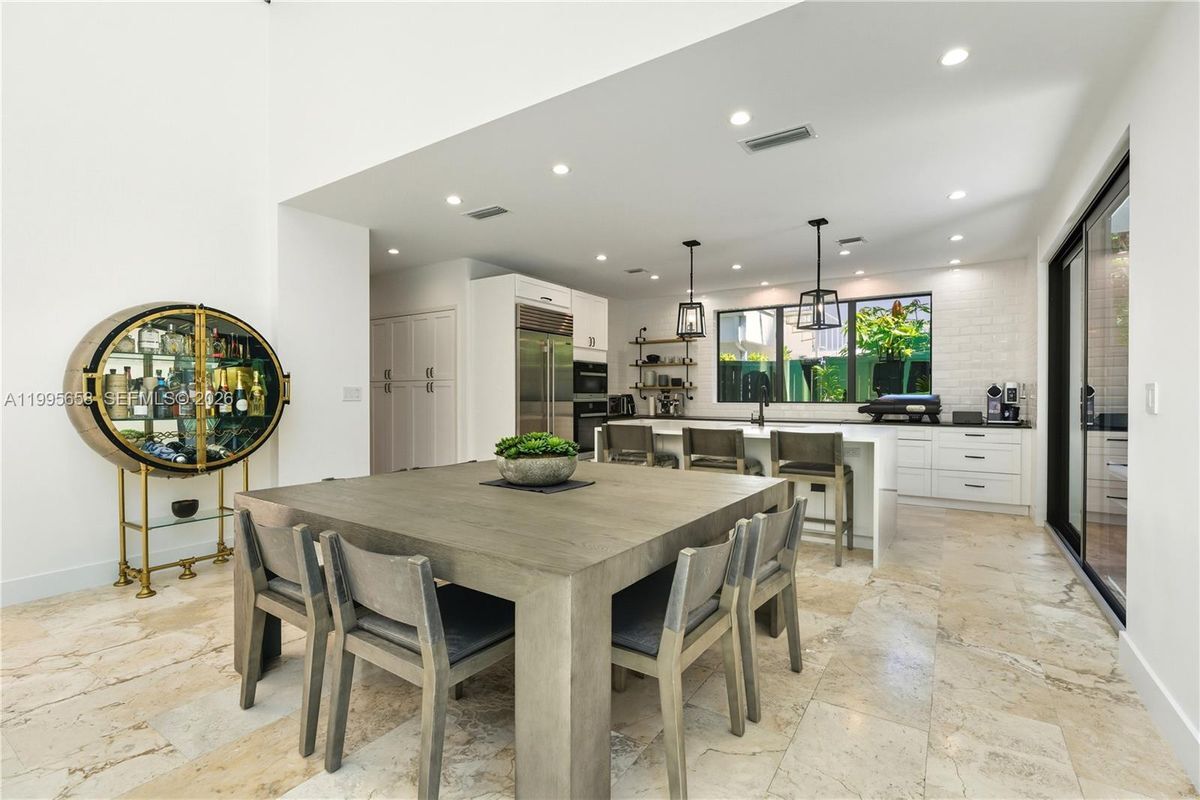 Building Photo - 3782 El Prado Blvd