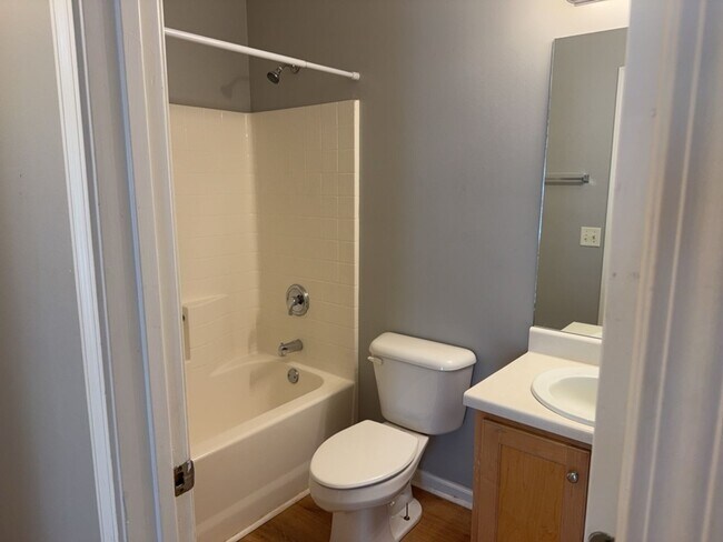 Building Photo - 525 Golden Grove Ln