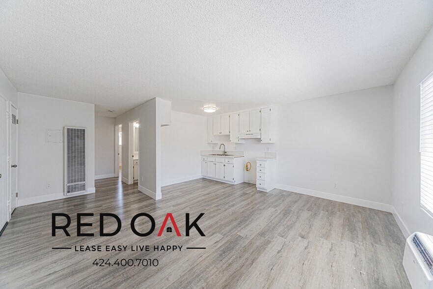 Building Photo - 12883 San Fernando Rd