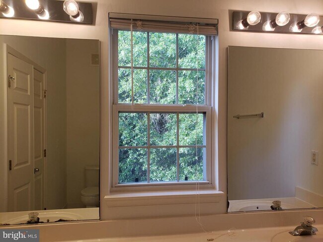 Building Photo - 9426 Silver Meteor Ct