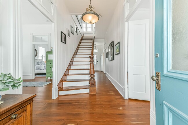 Building Photo - 3301 Ave N Ursuline St