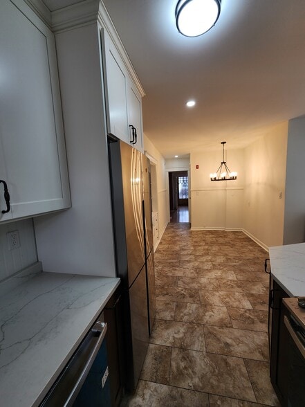 Building Photo - 33 Lodge St