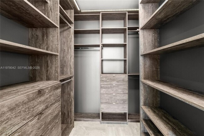 Building Photo - 1100 Biscayne Blvd