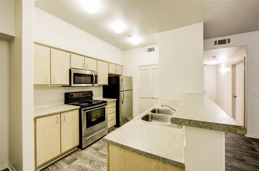 Sterling Pointe 923 W University Ave Flagstaff AZ 86001 Apartment