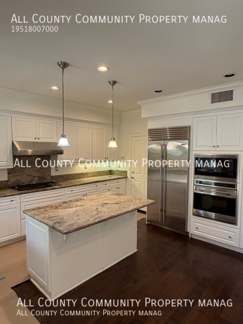 Building Photo - 70 Loganberry-